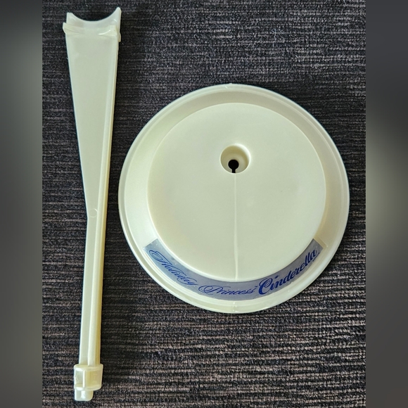 Barbie Stand - Picture 2 of 2